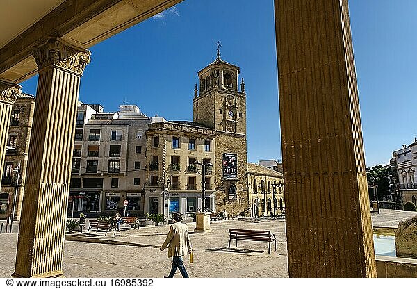 Uhrenturm am Andalusien-Platz  Ubeda  UNESCO-Weltkulturerbe. Provinz Jaen  Andalusien  Südspanien Europa.