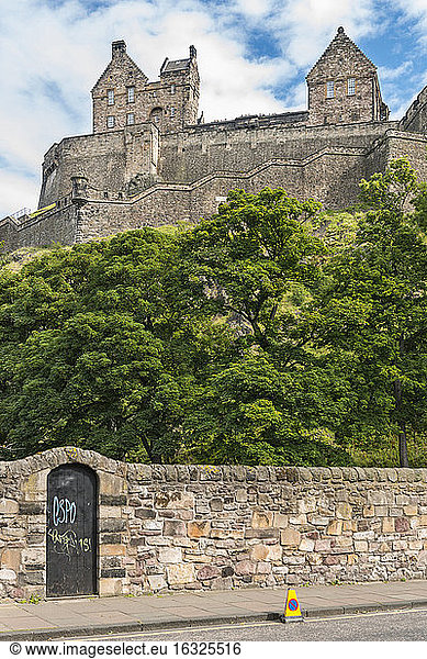 UK  Edinburgh  Blick auf Edinburgh Castle