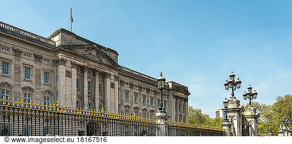 UK  England  London  Facade of Buckingham Palace