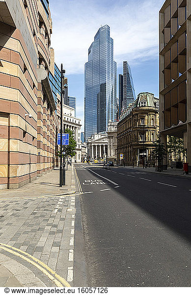UK  London  View of the city with Bank of England and modern skyscrapers