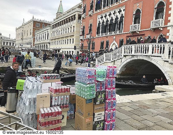 Unloading drinks outside Hotel Danieli  a Luxury Collection Hotel  at Bacino san Marco in Venice. Italy. Photo: Andr? Maslennikov.