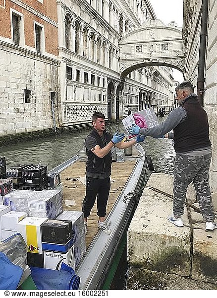 Unloading drinks outside Hotel Danieli  a Luxury Collection Hotel  at Bacino san Marco in Venice. Italy. Photo: Andr? Maslennikov.