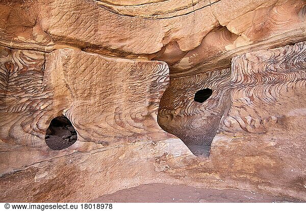 Unvollendetes Höhlengrab  Sandstein  Archäologischer Park Petra  Felsenstadt Petra  Jordanien  Kleinasien  Asien