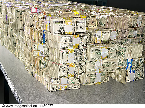 US Bills in Bundles  gestapelt und verpackt  der Tresorraum der US Federal Reserve Bank of Chicago.