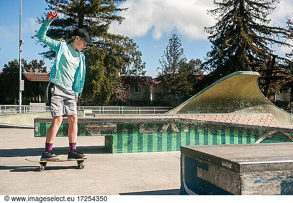 USA  California  Big Sur  Girl skateboarding in skate park