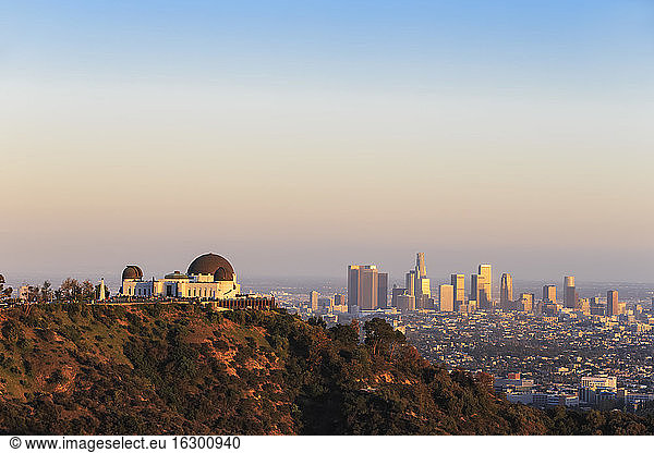 USA  California  Los Angeles  Skyline and Griffith Observatory in the evening