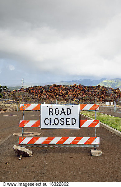 USA  Hawaii  Maui  Lahaina  road closed sign