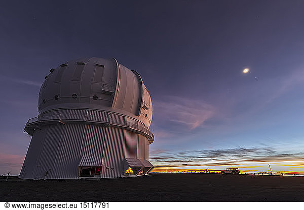 USA  Hawaii  Mauna Kea volcano  telescope at Mauna Kea Observatories before sunrise