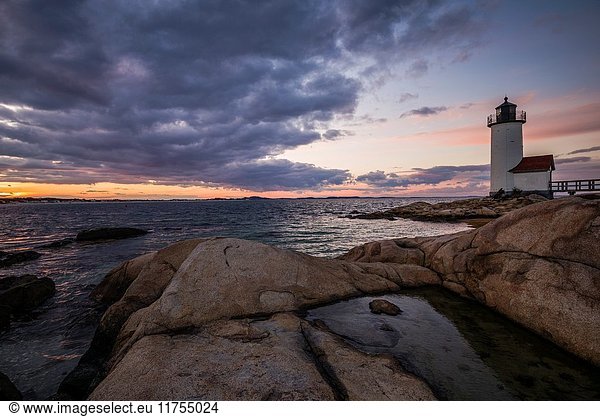 USA  Massachusetts  Cape Ann  Gloucester  Annisquam  Annisquam Lighthouse  winter  sunset.