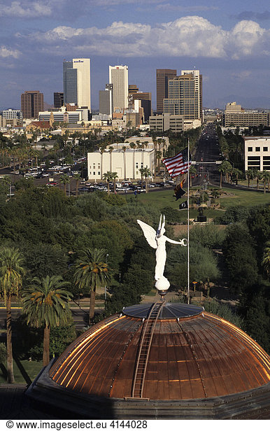 USA  United States of America  Arizona: I Downtown Phoenix. Capitol.