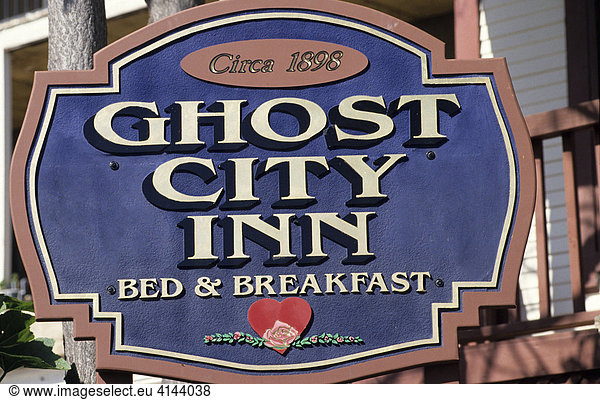 USA  United States of America  Arizona: Sign of a Bed & Breakfast in old mining an ghost town Jerome.