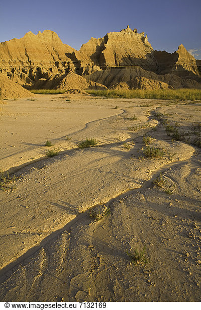 USA  Vereinigte Staaten  Amerika  Badlands  Nationalpark  SD  South Dakota  Black Hills  Wüste  Prärie  Mittlerer Westen  landschaftlich  Sonnenaufgang  Farbe  wild  Wildnis  Oligozän  Schichten  Schichten  Erosion