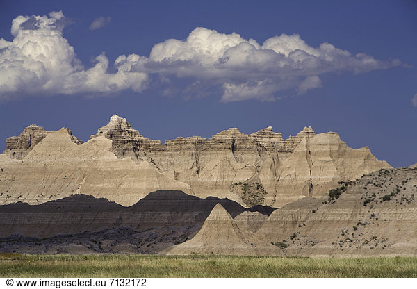 USA  Vereinigte Staaten  Amerika  Badlands  Nationalpark  SD  South Dakota  Black Hills  Wüste  Prärie  Mittlerer Westen  landschaftlich  Sonnenaufgang  Farbe  wild  Wildnis  Oligozän  Schichten  Schichten  Erosion
