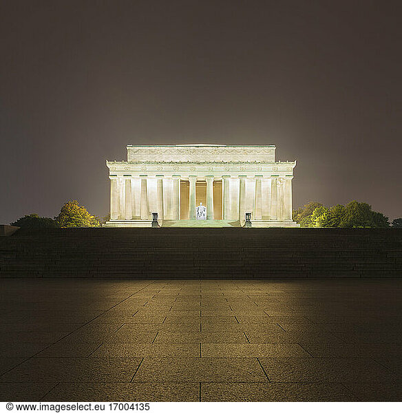 USA  Washington DC  Pavement in front of illuminated Lincoln Memorial at night
