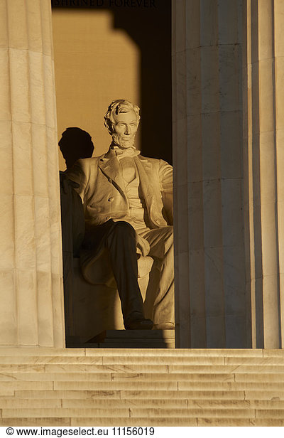 USA  Washington State  Lincoln Memorial in Washington DC bei Sonnenaufgang.