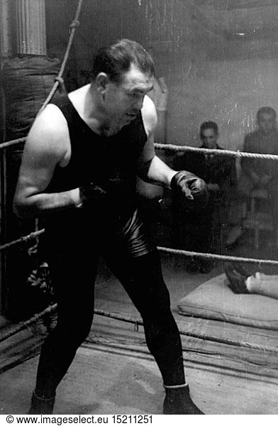 Uzcudun  Paulino  3.5.1899 - 5.7.1985  spanischer Boxer  beim Training  Madrid  23.2.1946
