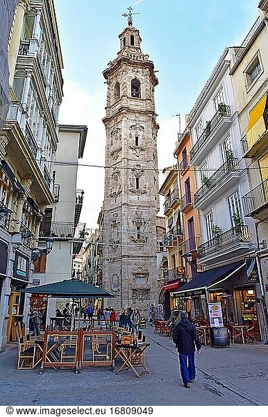 Valencia  Glockenturm der Kirche Santa Catalina Martir (Barock 17-18. Jahrhundert). Comunidad Valenciana  Spanien.