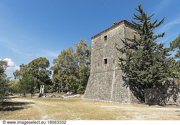 Venezianischer Wachturm  antike Stadt  Antike  Ausgrabungsstätte  Butrint  Saranda  Albanien  Europa