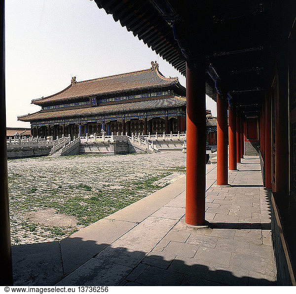 Verbotene Stadt  Quian Quing Gong (Halle der himmlischen Reinheit). Die Nordfassade vom Ostflügel aus. China. Chinesisch. Frühes 15. Jahrhundert. Peking.