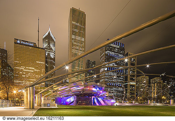Vereinigte Staaten  Illinois  Chicago  Ansicht des Jay Pritzker Pavilion