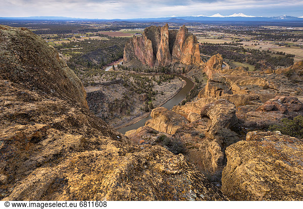 Vereinigte Staaten von Amerika  USA  Felsen  Landschaft  Fluss  Ansicht  Oregon