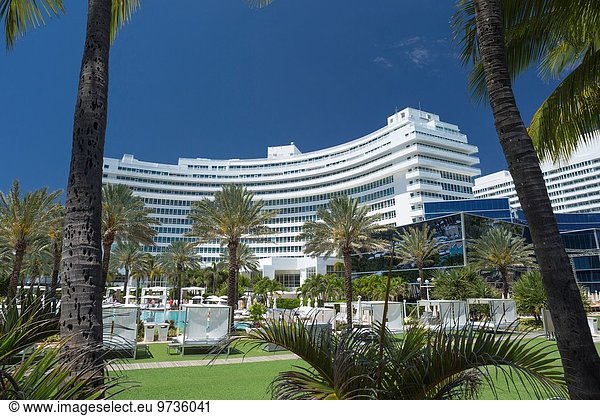 Vereinigte Staaten von Amerika USA Strand Beckenrand Hotel Veranda Florida Miami
