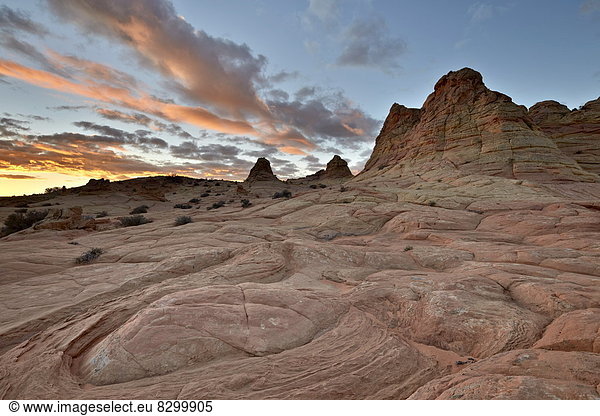 Vereinigte Staaten von Amerika  USA  Wolke  über  Sonnenaufgang  Anordnung  Nordamerika  Arizona  Sandstein