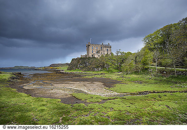 Vereinigtes Königreich  Schottland  Ansicht von Dunvegan Castle
