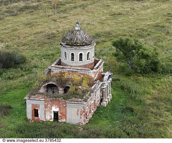 Verfallene Kirche.Stadt Rogachovo  Moskauer Gebiet  Russland.