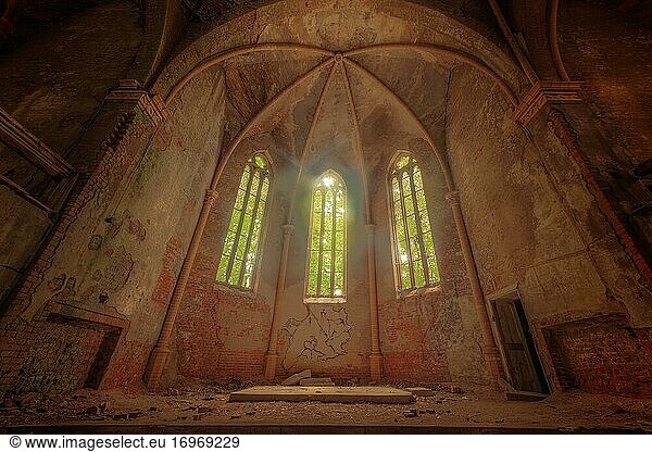 Verfallene Kirchenruine  Kirche St. Nicolai  Lost Place  Zeitz  Sachsen-Anhalt  Deutschland  Europa