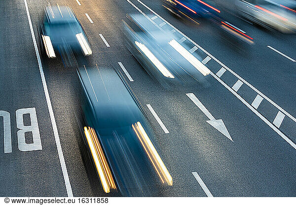 Verkehr auf der Bundesautobahn