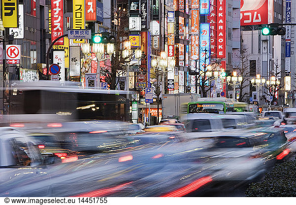 Verkehr in Shinjuku