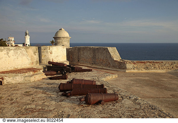 Verrostete Kanonen auf der Festung Castillo de San Pedro de la Roca