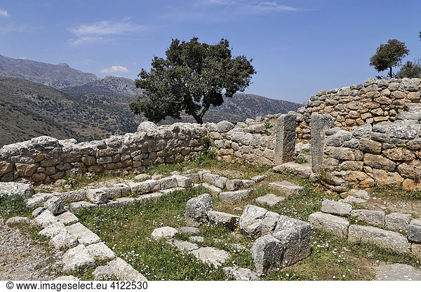 Versammlungsraum in den Ruinen aus dem 5.Jh. vor Chr. der dorischen Stadt Lato  Kreta  Griechenland
