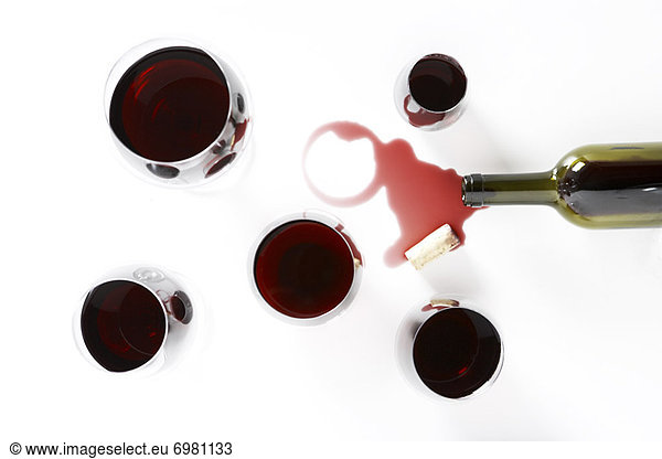 verschütten Rotwein Flasche