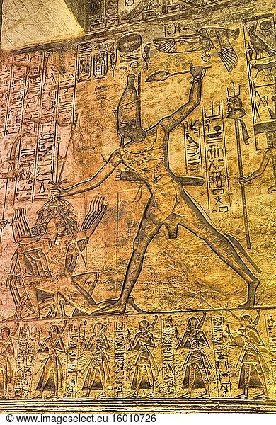 Versunkenes Relief  Hypostylhalle  Tempel Ramses II  UNESCO-Weltkulturerbe  Abu Simbel  Ägypten