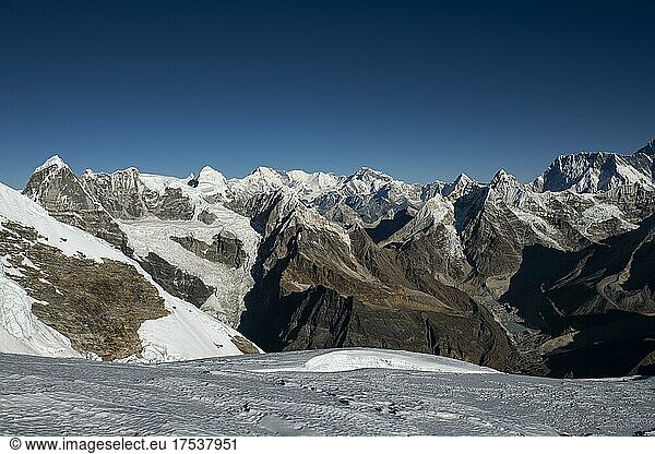 View from the Mera Glacier  5800 metres  of the snow-capped mountain range opposite  Khumbu region  Himalayas  Nepal  Asia