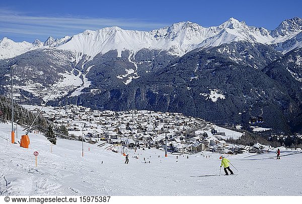 View of Fiss  from the Möseralm  ski area Serfaus Fiss Ladis  Tyrol  Austria  Europe
