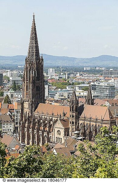 View of the cathedral and city from Kanonenplatz  with the Kaiserstuhl in the background  Freiburg im Breisgau  Baden-Württemberg  Germany  Europe