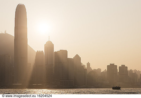 View of The IFC Building and Hong Kong skyline at dawn  Hong Kong Harbour  Hong Kong  China