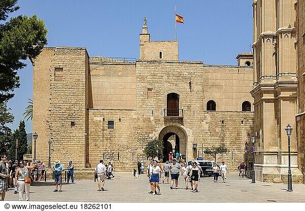 View of the main entrance of Alcázar Real Palazzo Reale dell Almudaina  Royal Palace La Almudaina  residence of Spanish Royal Family  Palma de Majorca  Majorca  Spain  Europe
