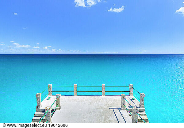 View of the turquoise ocean water with a clear horizon