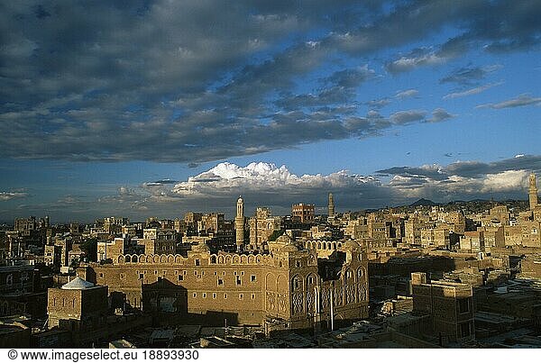 View on the old part of Sana'a  Yemen  Blick auf die Altstadt von Sanaa  Jemen  Asien