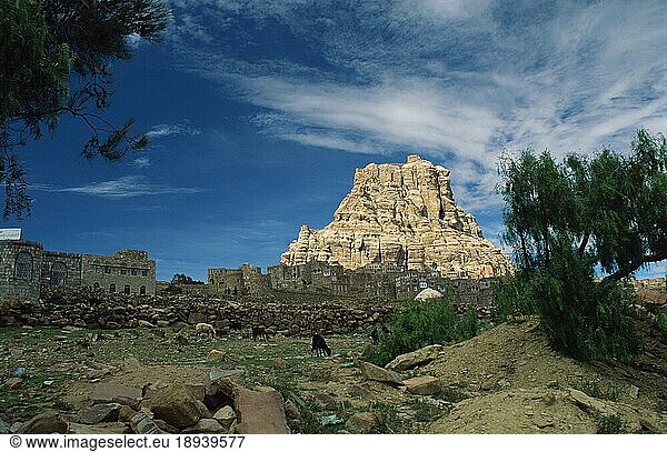 View on Thula with the castle mountain  Yemen  Blick auf Thula mit dem Burgberg  Jemen  Asien