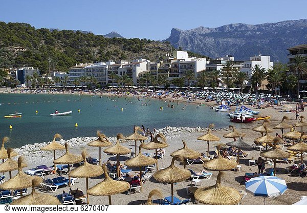 View over beach  Port de Soller  Mallorca (Majorca)  Balearic Islands  Spain  Mediterranean  Europe