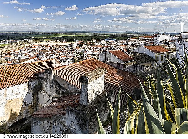 View over the town with the fortifications of Fort Santa Luzia  the greatest preserved fortification worldwide dating back to the 17th century.Elvas in the Alentejo close to the spanish border. Elvas is listed as UNESCO world heritage. Europe  Southern Europe  Portugal  March