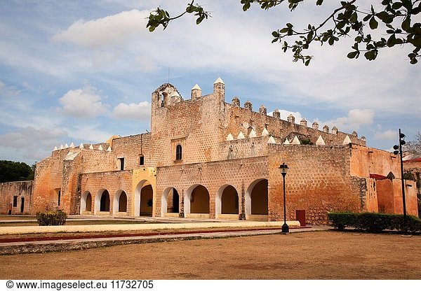 View to the Templo de San Bernardino y Convento de Sisal  Valladolid  Yucatan Province  Mexico  Central America.