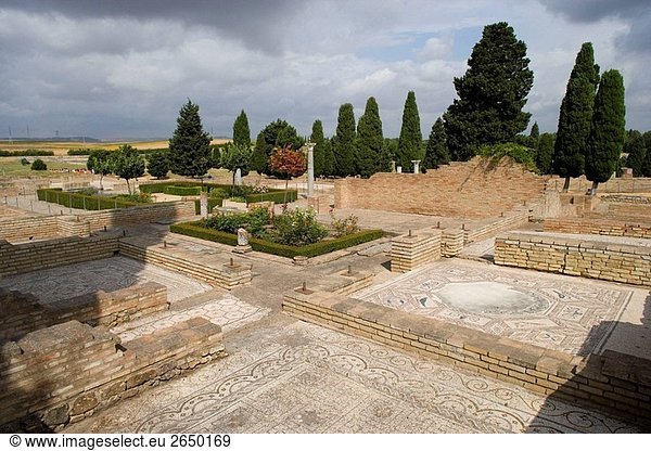 Villa  Ruinen der Stadt Italica  Santiponce. Provinz Sevilla  Andalusien  Spanien