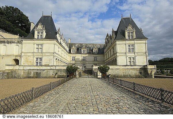 Villandry Castle  Chateau de  courtyard side  Indre-et-Loire  Loire Valley  Centre  France  Europe