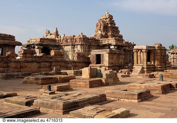 Virupaksha Temple  Pattadakal   UNESCO World Heritage site  Chalukya   District Bagalkot   Deccan plateau   Karnataka   India